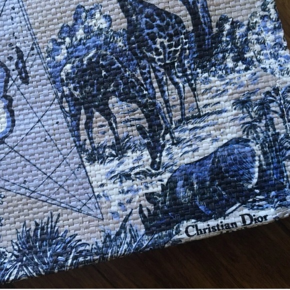 Dior Around the World Limited Edition Straw Tote - Picture 2 of 16